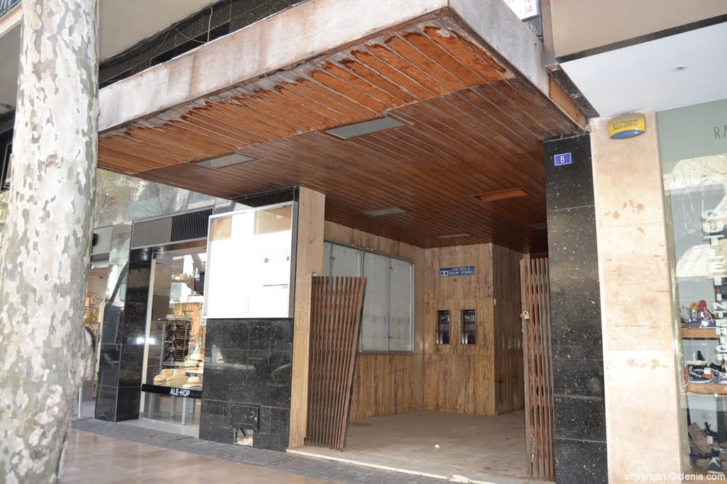 Fachada del antiguo Cine Condado de Dénia