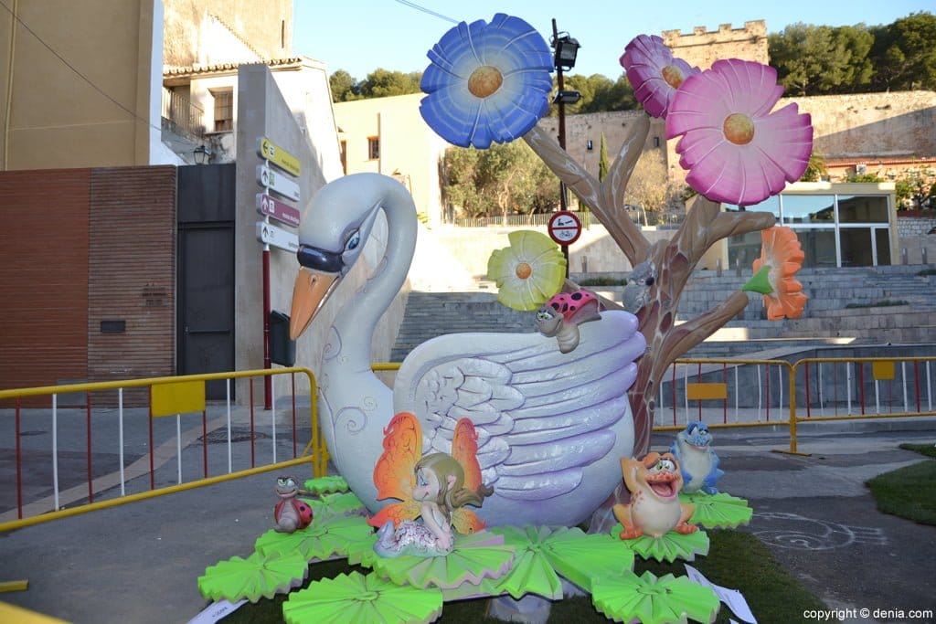 Los monumentos infantiles de las fallas de Dénia 2014 12 Falla Junta Local Fallera infantil 2014
