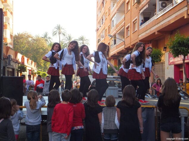 Grupo de baile Fiesta de Primavera DNA ink