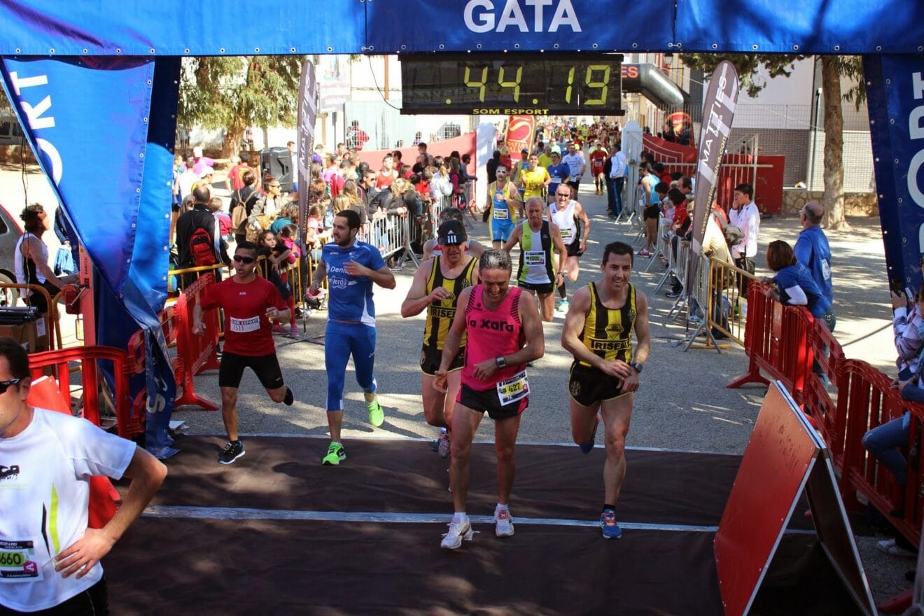 Luis Olmier entrando en meta