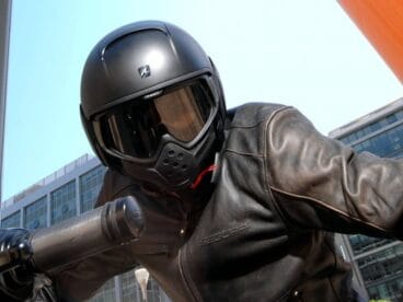 Modelo de casco Shark Raw en Costa Blanca Moto Store Dénia