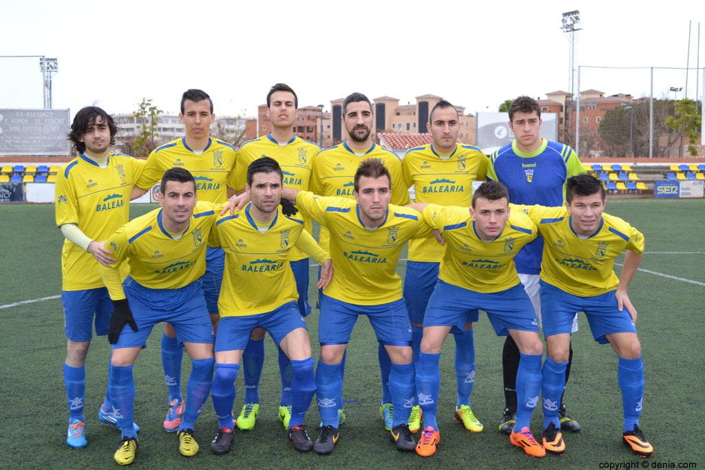 Once del CD. Dénia frente al At. Carcaixent