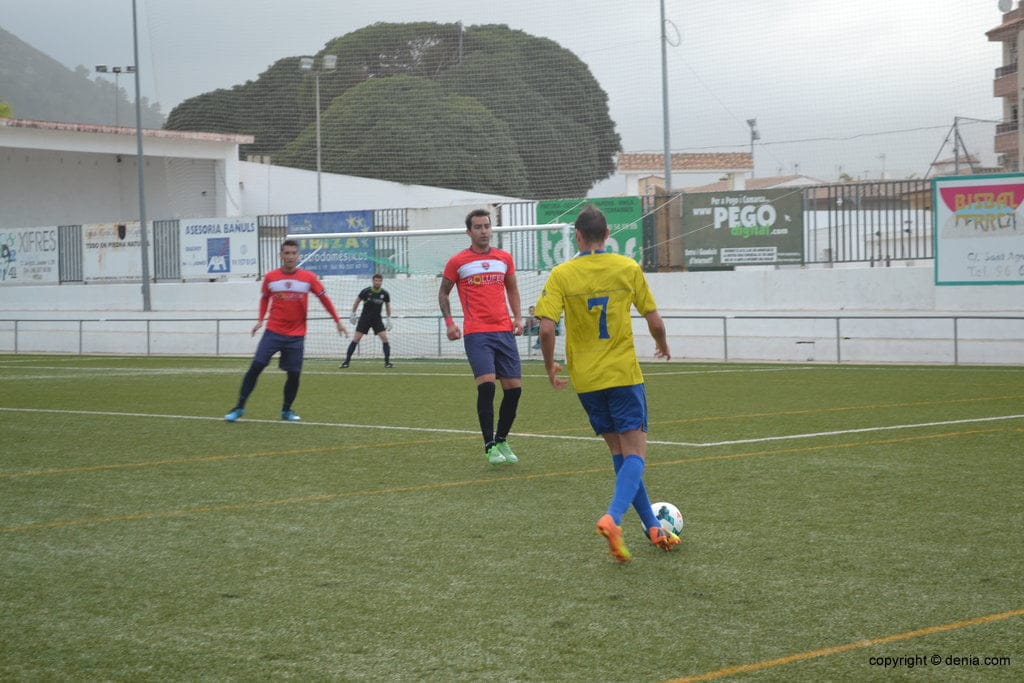 Panucci encarando  a Giménez