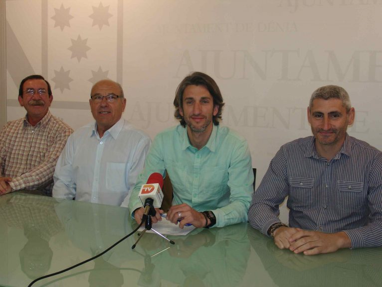 Juan Carlos Signes, Jaume Bertomeu, Vicent Crespo y Pepe Moll presentaron el Trofeo Falles de Pilota