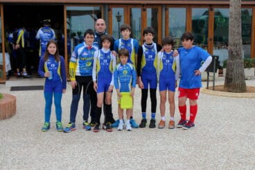 Saúl Escobar y alumnos