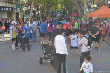 Participantes en la I Marcha Solidaria a favor del Raquel Payà