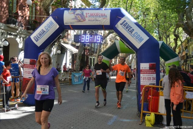 114 Arribada dels participants de la I Marxa Solidària a favor del Raquel Payà