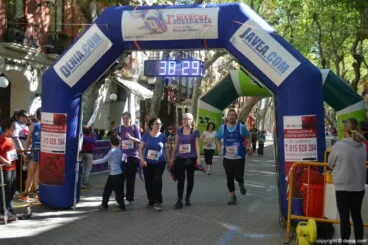 Llegada de los participantes de la I Marcha Solidaria a favor del Raquel Payà