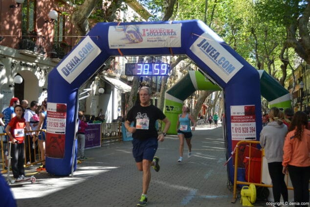121 Arribada dels participants de la I Marxa Solidària a favor del Raquel Payà