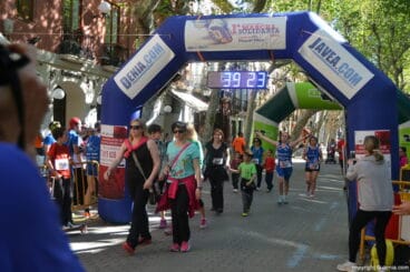 Llegada de los participantes de la I Marcha Solidaria a favor del Raquel Payà