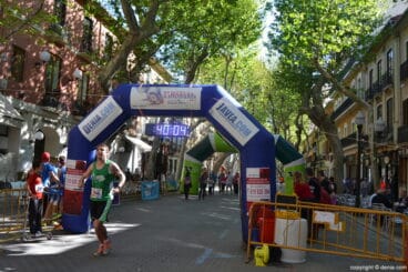 Llegada de los participantes de la I Marcha Solidaria a favor del Raquel Payà