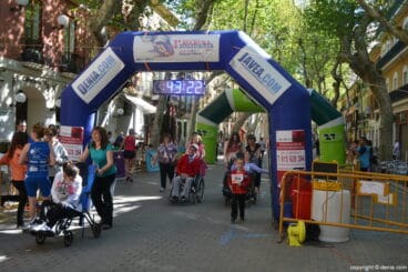 Llegada de los participantes de la I Marcha Solidaria a favor del Raquel Payà