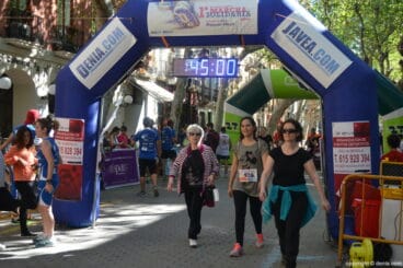 Llegada de los participantes de la I Marcha Solidaria a favor del Raquel Payà