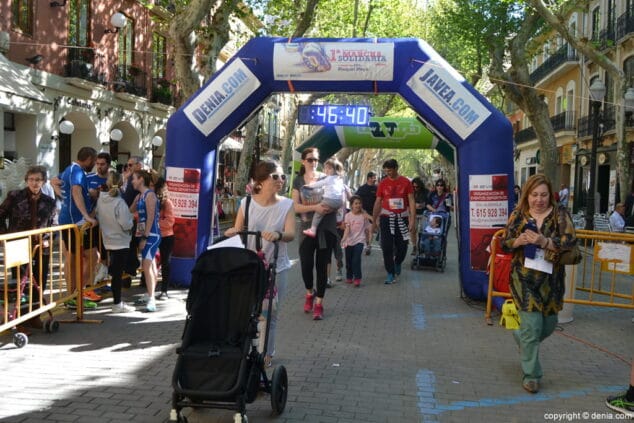 167 Arribada dels participants de la I Marxa Solidària a favor del Raquel Payà
