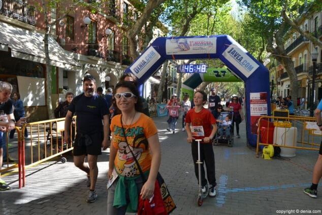 168 Arribada dels participants de la I Marxa Solidària a favor del Raquel Payà