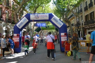 Llegada de los participantes de la I Marcha Solidaria a favor del Raquel Payà