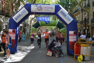 Llegada de los participantes de la I Marcha Solidaria a favor del Raquel Payà