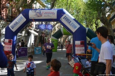 Llegada de los participantes de la I Marcha Solidaria a favor del Raquel Payà