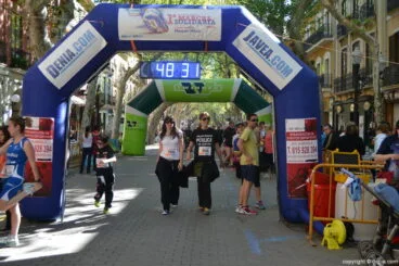 Llegada de los participantes de la I Marcha Solidaria a favor del Raquel Payà