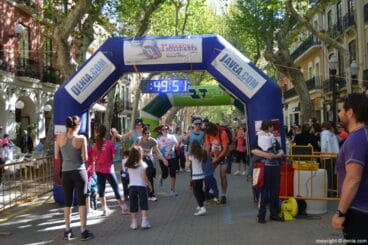 Llegada de los participantes de la I Marcha Solidaria a favor del Raquel Payà