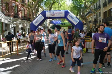 Llegada de los participantes de la I Marcha Solidaria a favor del Raquel Payà