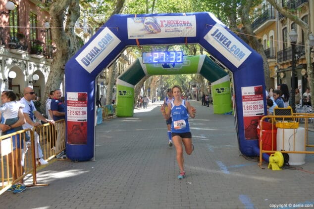 20 Arribada dels participants de la I Marxa Solidària a favor del Raquel Payà