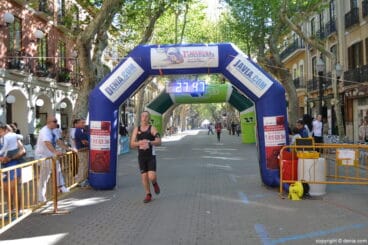 Llegada de los participantes de la I Marcha Solidaria a favor del Raquel Payà