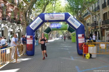 Llegada de los participantes de la I Marcha Solidaria a favor del Raquel Payà