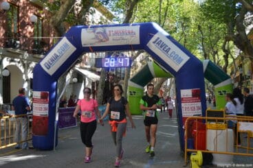 Llegada de los participantes de la I Marcha Solidaria a favor del Raquel Payà