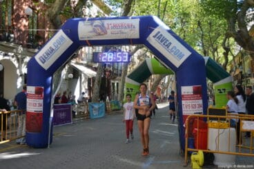 Llegada de los participantes de la I Marcha Solidaria a favor del Raquel Payà