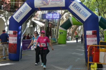 Llegada de los participantes de la I Marcha Solidaria a favor del Raquel Payà