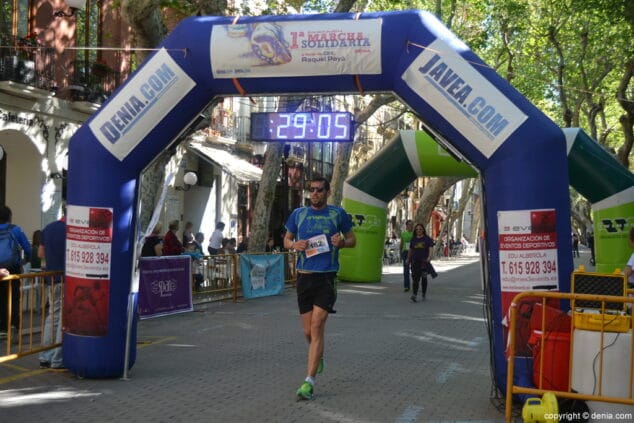 29 Arribada dels participants de la I Marxa Solidària a favor del Raquel Payà