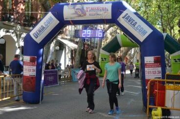 Llegada de los participantes de la I Marcha Solidaria a favor del Raquel Payà