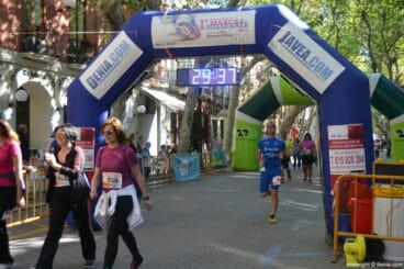 Llegada de los participantes de la I Marcha Solidaria a favor del Raquel Payà