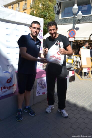 Sorteo de regalos de la I Marcha Solidaria en favor del Raquel Payà