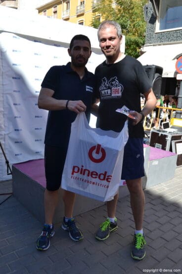 Sorteo de regalos de la I Marcha Solidaria en favor del Raquel Payà