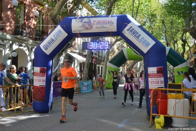 44 Arribada dels participants de la I Marxa Solidària a favor del Raquel Payà