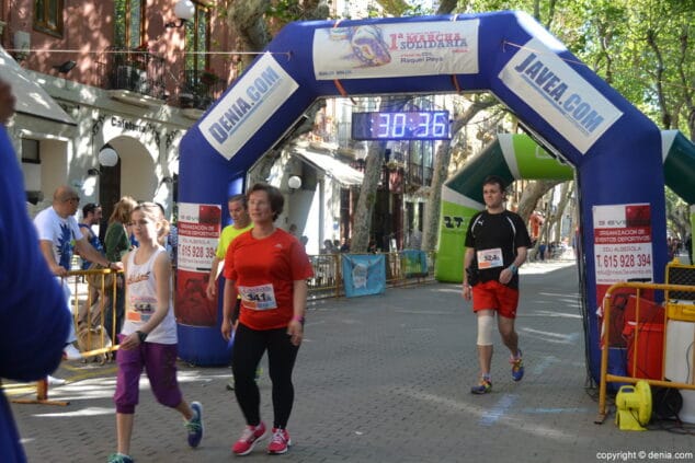 47 Arribada dels participants de la I Marxa Solidària a favor del Raquel Payà