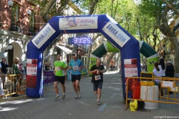 Llegada de los participantes de la I Marcha Solidaria a favor del Raquel Payà