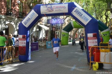 Llegada de los participantes de la I Marcha Solidaria a favor del Raquel Payà