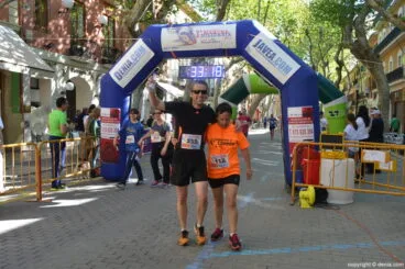 Llegada de los participantes de la I Marcha Solidaria a favor del Raquel Payà