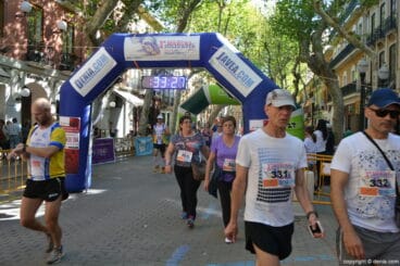 Llegada de los participantes de la I Marcha Solidaria a favor del Raquel Payà