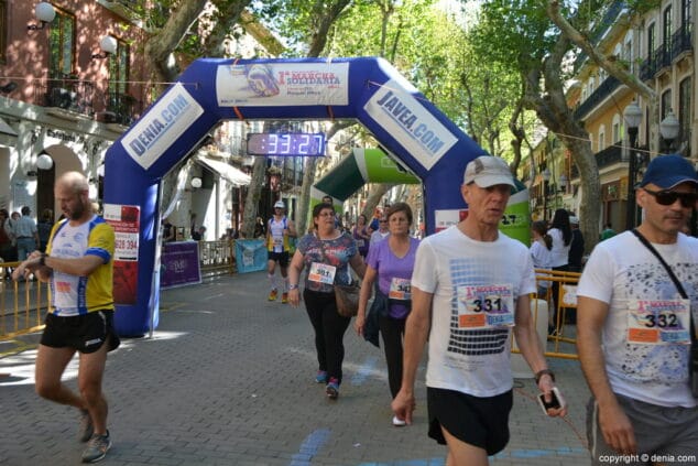 69 Arribada dels participants de la I Marxa Solidària a favor del Raquel Payà