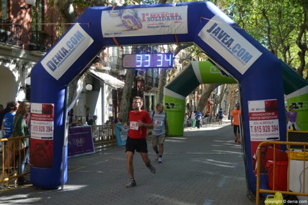 70 Arribada dels participants de la I Marxa Solidària a favor del Raquel Payà