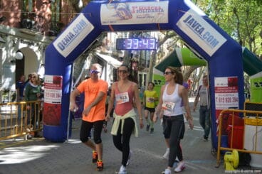 Llegada de los participantes de la I Marcha Solidaria a favor del Raquel Payà