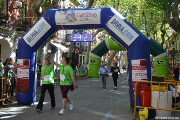 74 Arribada dels participants de la I Marxa Solidària a favor del Raquel Payà