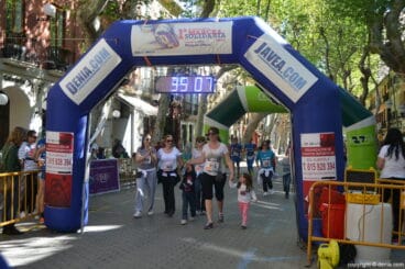 Llegada de los participantes de la I Marcha Solidaria a favor del Raquel Payà