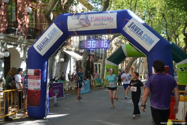 90 Arribada dels participants de la I Marxa Solidària a favor del Raquel Payà