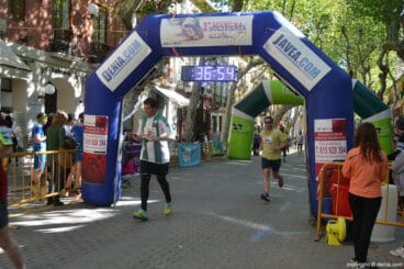 Llegada de los participantes de la I Marcha Solidaria a favor del Raquel Payà