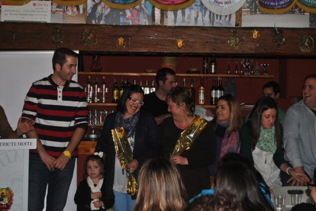 Acto de celebración del 25 aniversario del casal de la Falla Oeste